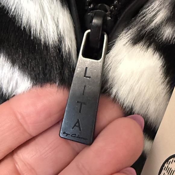 Zebra Print Faux Fur Jacket - Picture 11 of 16